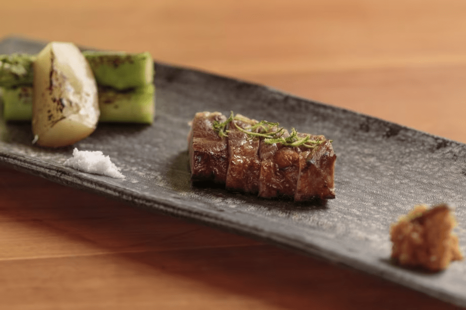 【ご夕食／お料理一例（強肴）】盛り付けや器選びも大切にしています。