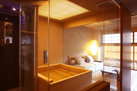 [Luxury twin room with spa living room, 60 square meters (mountain side)] The living room has floor heating, so you can spend the time barefoot even in winter.