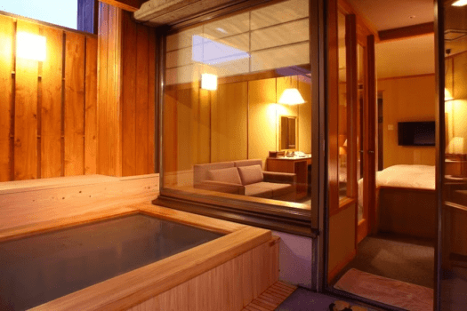 [30 square meters twin room with open-air bath (mountain side)] A room just the right size for a private bath.