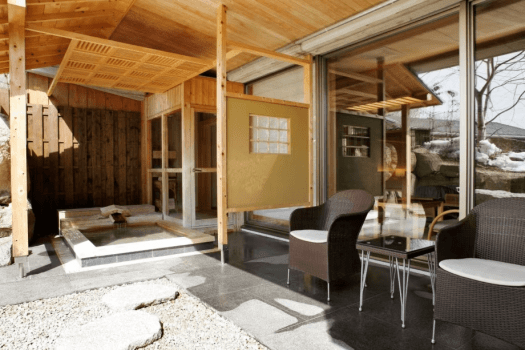 [Special room with garden open-air bath, 80 square meters / "Moegi"] Enjoy a relaxing bath while watching the scenery change with the seasons.