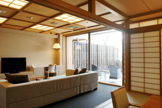 [Special room with garden open-air bath, 80 square meters / "Mizu Asagi"] This room is spacious, with both a Japanese-style room and a Western-style room, and is full of openness.