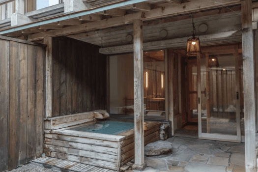 [Luxury room with open-air bath, 105 square meters] Enjoy a soak in the open-air bath in the evening or morning whenever you like.