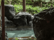 【Large Bathhouse / Open-Air Bath】 In summer, enjoy the vivid green of trees sparkling in the sunlight; in winter, savor the snow-viewing open-air bath.