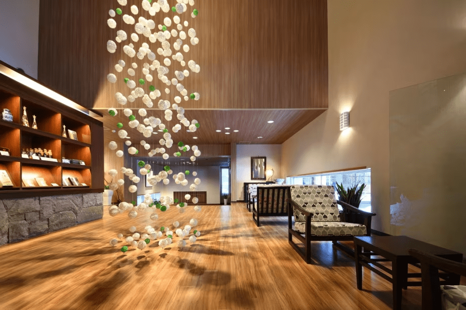 【エントランス】気の置けないご友人同士で、たまには母娘で、気兼ねなくおひとりで。現代を生きるすべての女性の癒しの場を目指しております。