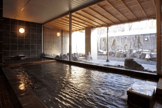 【女性に嬉しい美肌の湯/内湯】翠蝶館の温泉はナトリウム塩化物泉。これは保温効果に優れ、身体がポカポカ温まることで免疫力を高める効果が期待できると言われています。 【女性に嬉しい美肌の湯/内湯】翠蝶館の温泉はナトリウム塩化物泉。これは保温効果に優れ、身体がポカポカ温まることで免疫力を高める効果が期待できると言われています。