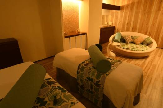 【エステルーム】トリートメントルームは周囲に気兼ねない全室個室をご用意しております。お二人ご一緒のペアルームもございますのでお気軽にお問合せくださいませ。