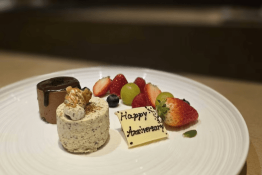 「ハレとケ洋菓子店」の小さなケーキ小晴（こはれ）&メッセージ付きデザートプレートイメージ