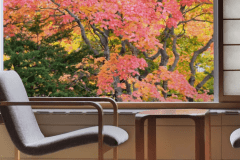 【和室12畳】窓から眺める定山渓の四季折々の風景が心も身体も癒してくれます。