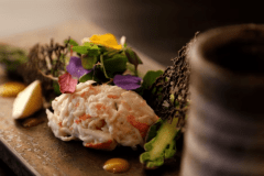 【ご夕食（ある日のお料理一例）】旬にこだわり、毎日たった一つのコースを作ります（お料理は時季で内容を変更するため、写真は一例です。当日のお料理を確約するものではございませんので、ご了承願います）。