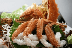 活毛ガニを一杯丸ごとお召し上がりいただきます（写真はイメージでございます）。