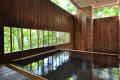 【檜露天風呂付特別客室（115平米）】定山渓の自然が織りなす四季折々の景観が心も身体も癒してくれます。