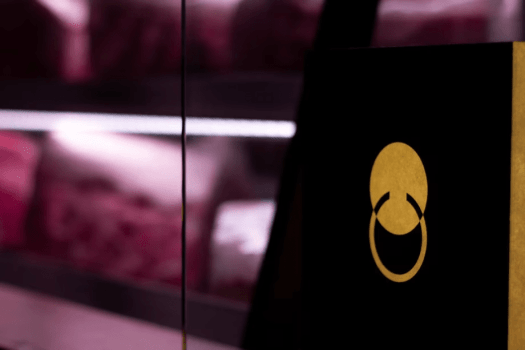 「定山渓精肉店」にて、希少部位付の焼肉コース「七段」をお召し上がりくださいませ。