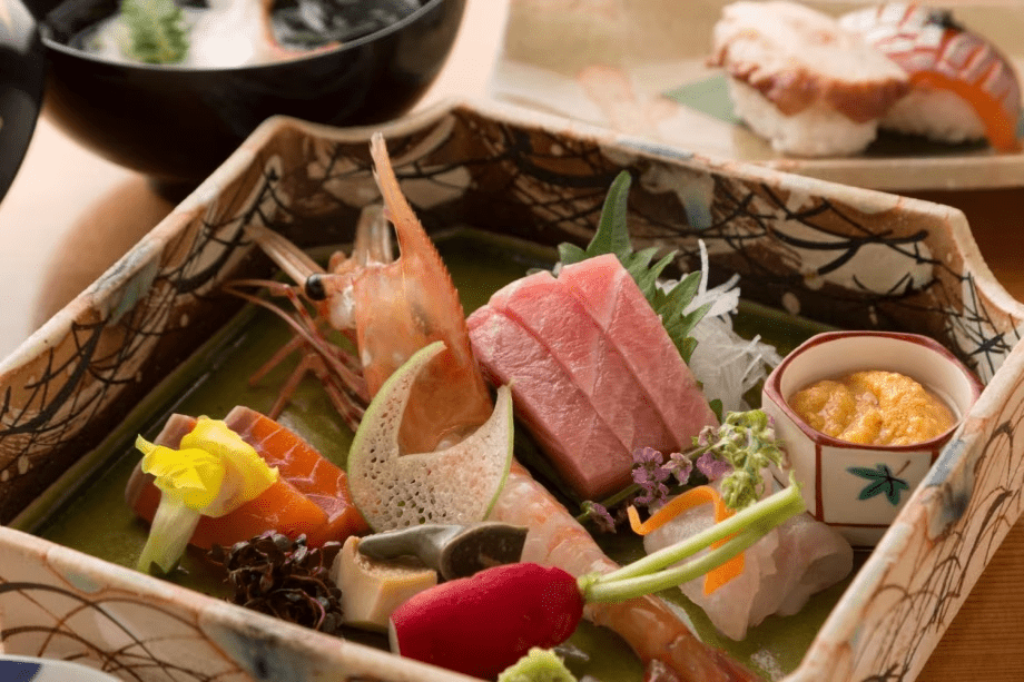 【和食懐石／ある日のお料理一例】お料理は時季で内容を変更するため、写真は一例です。当日のお料理を確約するものではございませんので、ご了承願います。