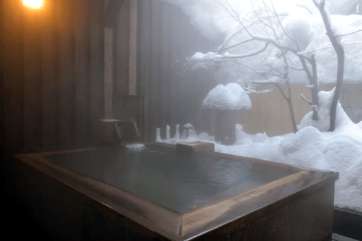 [60 square meters Japanese-Western style with open-air bath / open-air bath] The snowy season is a special time. Please enjoy the open-air bath with a view of the snow.