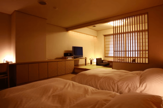 [60 square meters Japanese-Western style room with open-air bath] 60 square meters in size, accommodating up to 4 people.