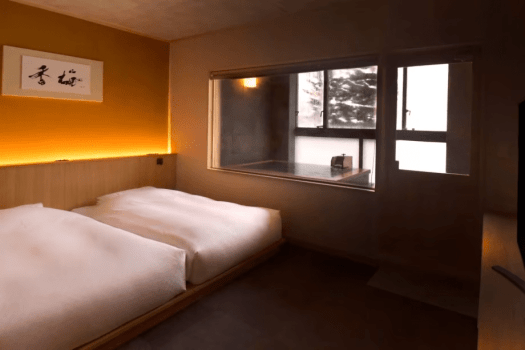 [60 square meters Japanese-Western style room with panoramic bath / bedroom] The bedroom is located next to the living room, making for a spacious layout.