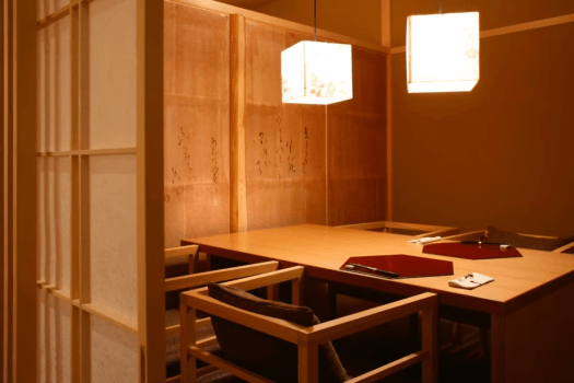 【懐石お食事処】周囲に気兼ねなく個室でゆっくりとお食事をお愉しみくださいませ。