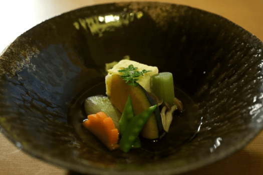 【和食懐石／ある日のお料理一例】お料理は時季で内容を変更するため、写真は一例です。当日のお料理を確約するものではございませんので、ご了承願います。