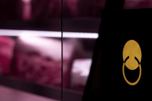 「定山渓精肉店」にて、希少部位付の焼肉コース「七段」をお召し上がりくださいませ。