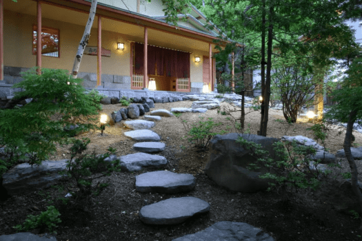 【離れの湯屋 森乃湯／外観】自然に囲まれた原風景の中、純粋に湯浴みだけを愉しんでいただく湯屋でございます。