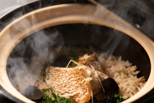 【湯相七席／七席の膳のお料理一例】出来立ての美味しさと香りを大切に。（お料理は時季や仕入れ状況により変更いたしますので、画像は当日のお料理を確約するものではございません）