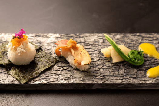 【湯相七席／七席の膳のお料理一例】北海道を始め、全国各地の素材を厳選しております。（お料理は時季や仕入れ状況により変更いたしますので、画像は当日のお料理を確約するものではございません）