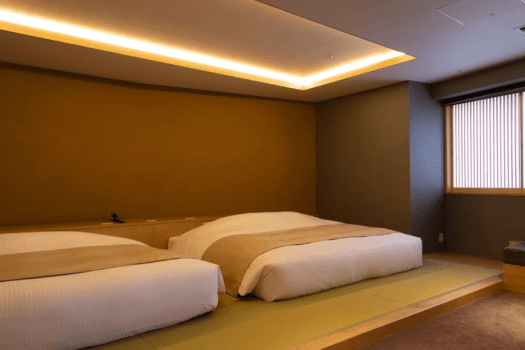 Mountain-side hot spring and reclining bath guest room "Renju" (160 square meters) / bedroom.