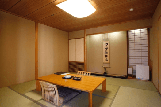 [Example of a Japanese-Western twin room with a panoramic bath (60 square meters)] Total of 3 rooms / Can accommodate up to 5 people