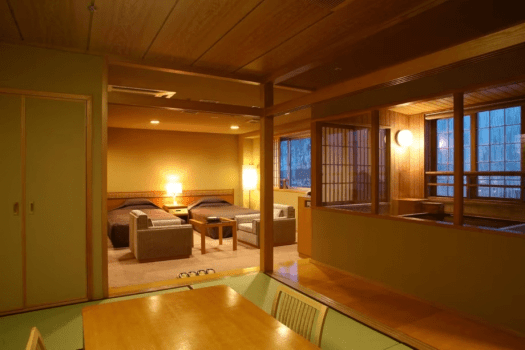 【展望風呂付和洋室ツイン（60平米）一例】間取り／展望風呂、ツインベッド、和室8畳