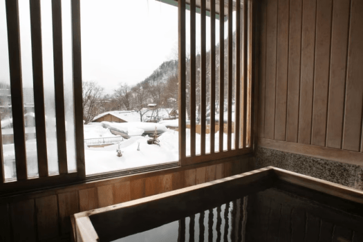 [Example of a Western-style room (60 square meters) with a panoramic bath] Enjoy the rich waters of a blend of three private hot springs.