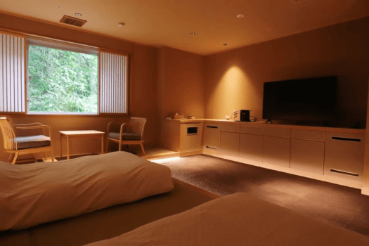[Example of a Western-style room with a panoramic bath (60 square meters)] Layout: Panoramic bath, bedroom