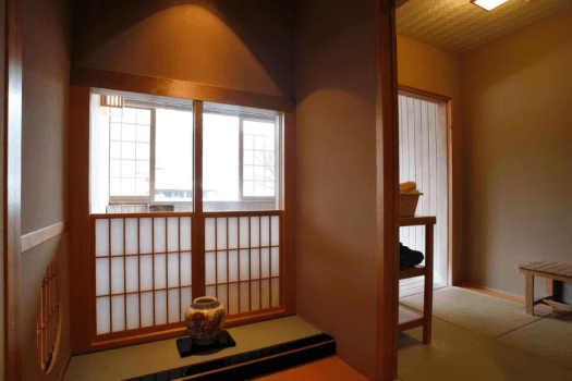 [Example of a Western-style room with a panoramic bath (60 square meters)] Relax and unwind in this room with a panoramic bath with natural hot spring water and a twin bedroom.