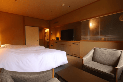 [Example of a Western-style room with a panoramic bath (45 square meters)] Relax and unwind in this room with a panoramic bath with natural hot spring water and a twin bedroom.