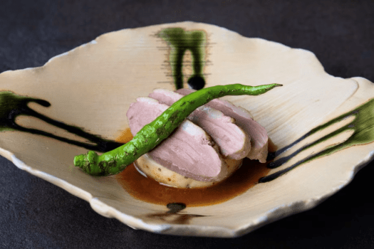 【翠山御膳／ある日のお料理一例】心を込めたお料理に季節の移ろいを添えて。素材そのものの滋味をお愉しみくださいませ。（お料理は時季や仕入れ状況により変更いたしますので、画像は当日のお料理を確約するものではございません）