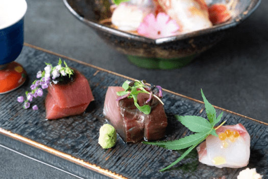 【創作和食コース／ある日のお料理一例】旬を大切に、その時季最も美味しい食材を厳選いたします。（お料理は時季や仕入れ状況により変更いたしますので、画像は当日のお料理を確約するものではございません）