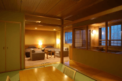 【展望風呂付和洋室ツイン（60平米）一例】間取り／展望風呂、ツインベッド、和室8畳