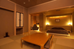 【展望風呂付和洋室ダブル（60平米）】間取り／展望風呂、ダブルベッド、和室8畳