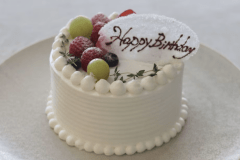まごころ込めてパティシエが特製ケーキをお作りいたします（画像はイメージです）。