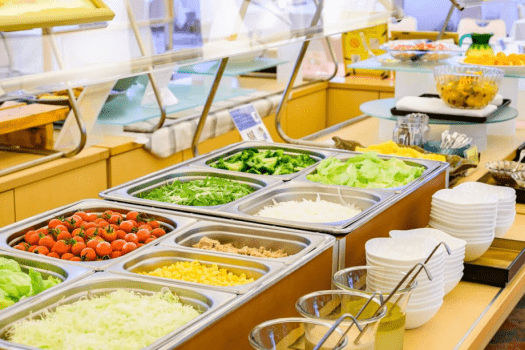 【朝食ビュッフェ】ご当地グルメも楽しめる朝食ビュッフェが、旅の始まりを彩ります。