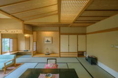 【末広亭和室 檜風呂付】プライベートと静寂を大切にする末広亭、人気の檜風呂付き和室です。