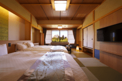 【平安亭和モダン】シモンズ社製ベッドを備えた、平安亭のスタンダードなツインルームです。