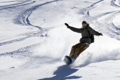 冬の新潟ならやっぱりスキー＆スノボ！ニノックススノーパークまでは当館からお車で40分！