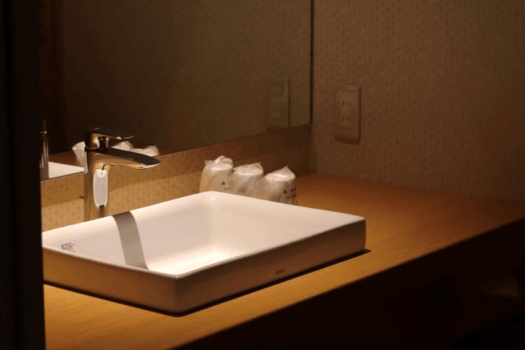 [Hatagononaka/Group type] Comes with a private toilet and washbasin.