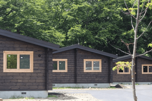 【温泉付コテージ】【風マチ温泉アパートメント】は全5棟。45平米の小さな我が家です。