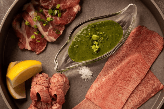 【定山渓精肉店／ご夕食】ご夕食は第一部/17：30～19：30、第二部/20：00～22：00（21：30ラストオーダー）です。