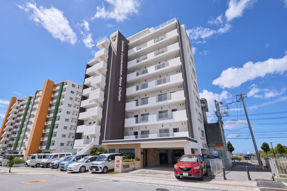 Standard Condominium with Kitchen and Washer/Dryer Included☆