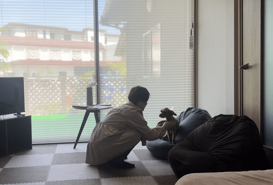 ペットプレンドリールーム《ひだまり》：ご家族やカップルの滞在にも最適。ペットと一緒に過ごす穏やかなひととき。思い出に残る旅を楽しめる柔らかな空間です。