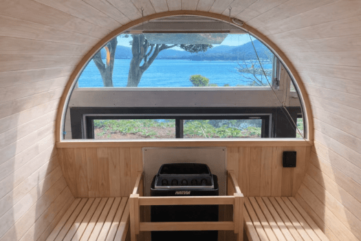 【長門初｜プライベートバレルサウナ】海と空を望む特等席で&ldquo;ととのう&rdquo;ひととき。木の香りに包まれたオーシャンビューバレルサウナで、静かな熱と開放感を味わえます。