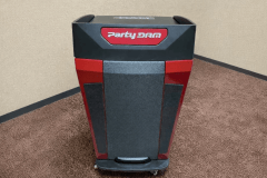 【カラオケ】最新PartyDamで快適カラオケ。迫力サウンドで盛り上がる昼時間。最新楽曲はもちろんのこと、外国曲も多数搭載。