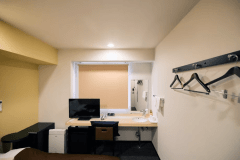 コンパクトながら落ち着ける客室空間